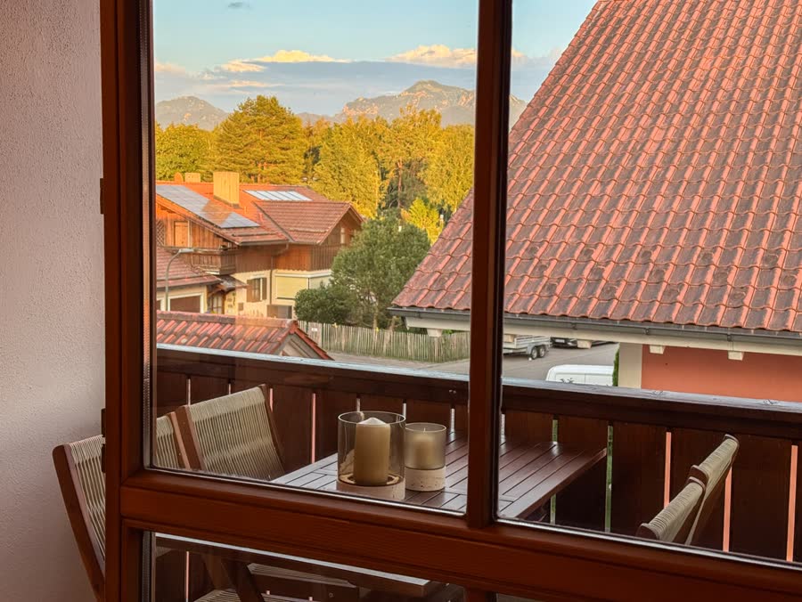 Südbalkon mit Bergpanorama